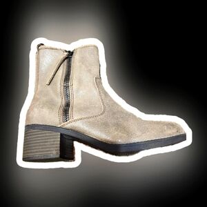 Clarks Chelsea Side-Zip Ankle Boots 8